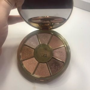tarte under the sea pallete